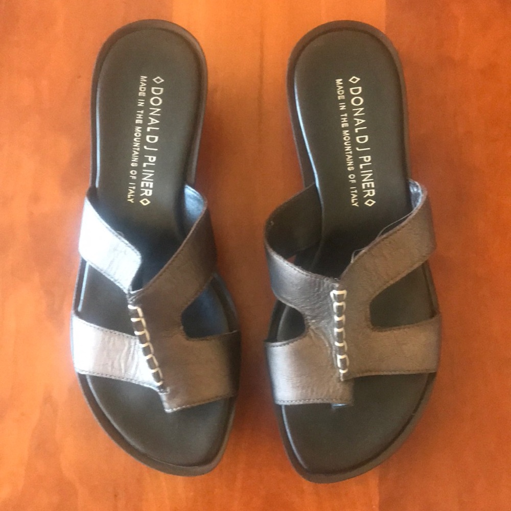 Donald Pliner sandals. Size 7 1/2